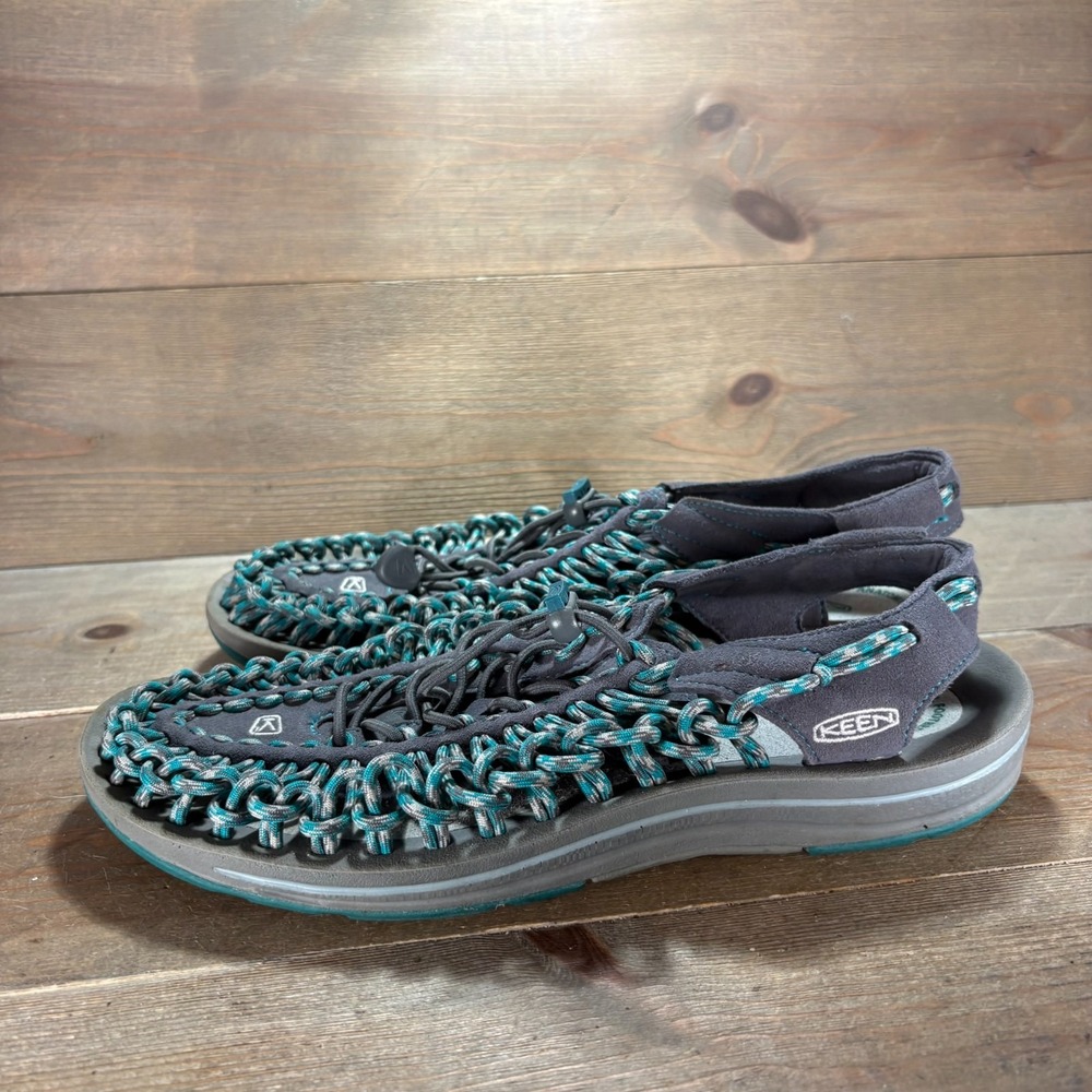 KEEN Uneek Womens size 9.5 shoes Multicolor Bungee Cord Slip On Hiking sandals
